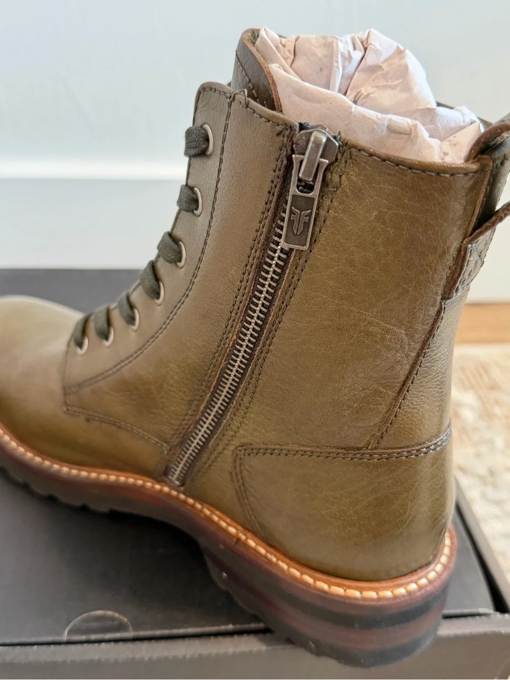 Frye Ella Moto Lace Up Boots Rosemary Leather, Round ToeSize 10 M Low Heel